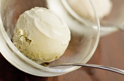 Green tea ice cream - 4,00 €